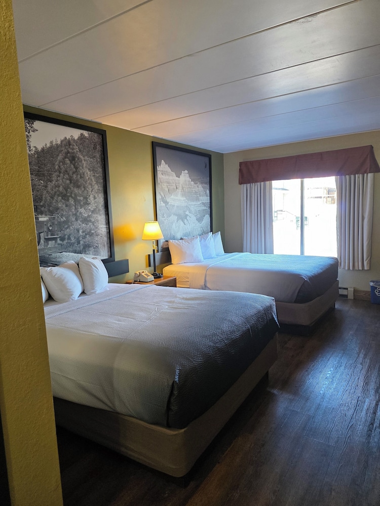 Super 8 by Wyndham Rapid City 15/42