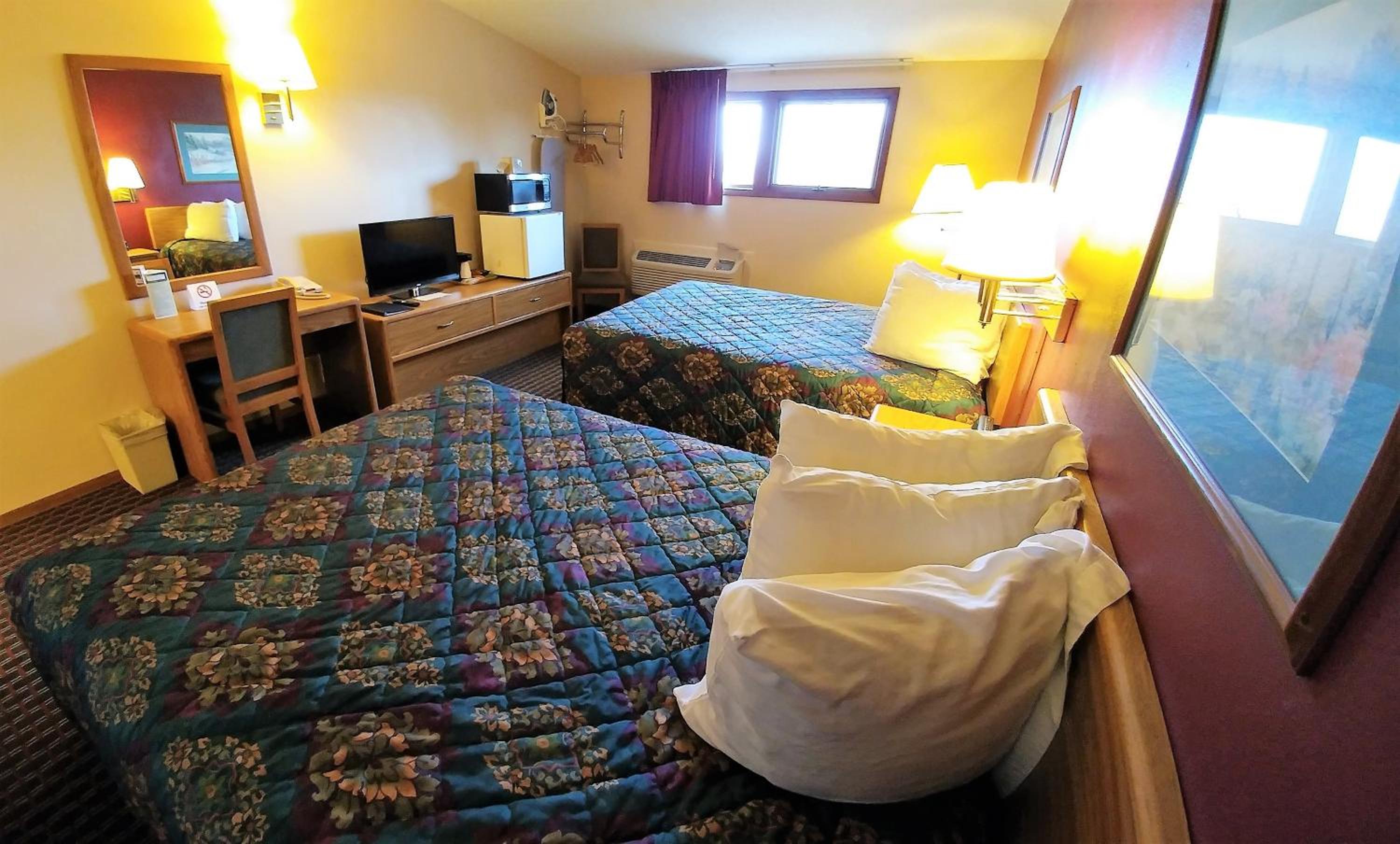 Red Carpet Inn 30/48