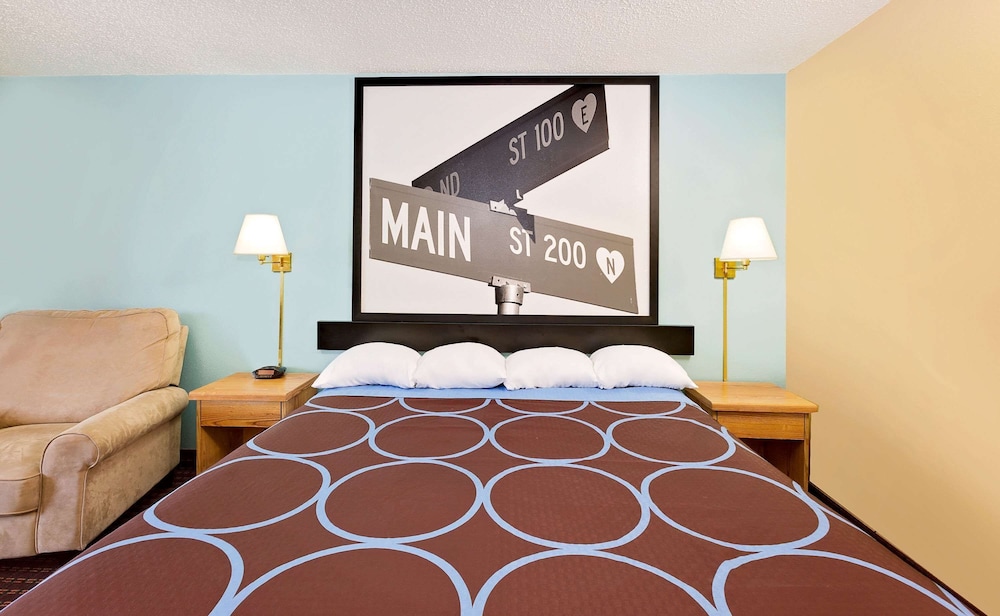 Super 8 by Wyndham Valentine NE 14/63