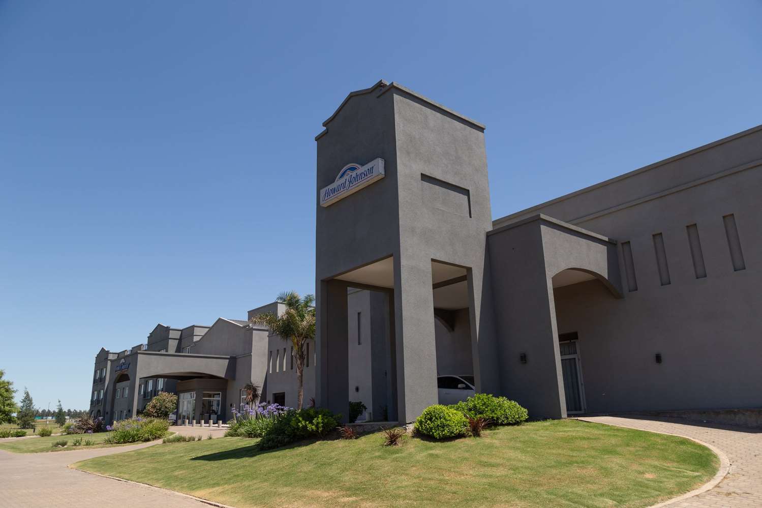 Howard Johnson by Wyndham Funes 60/67