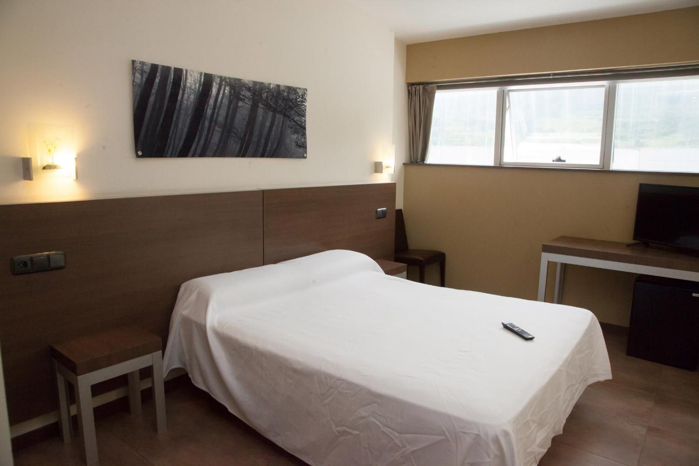 Hotel Izelai 12/25