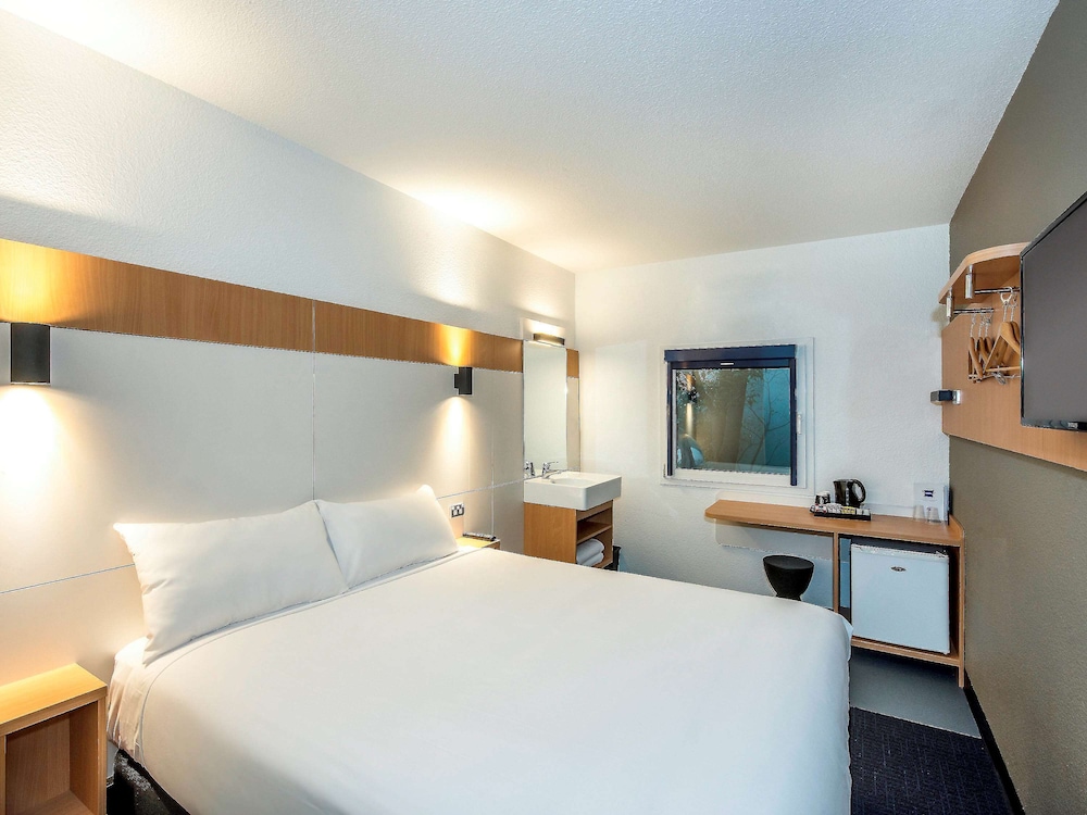 ibis budget Enfield 13/27