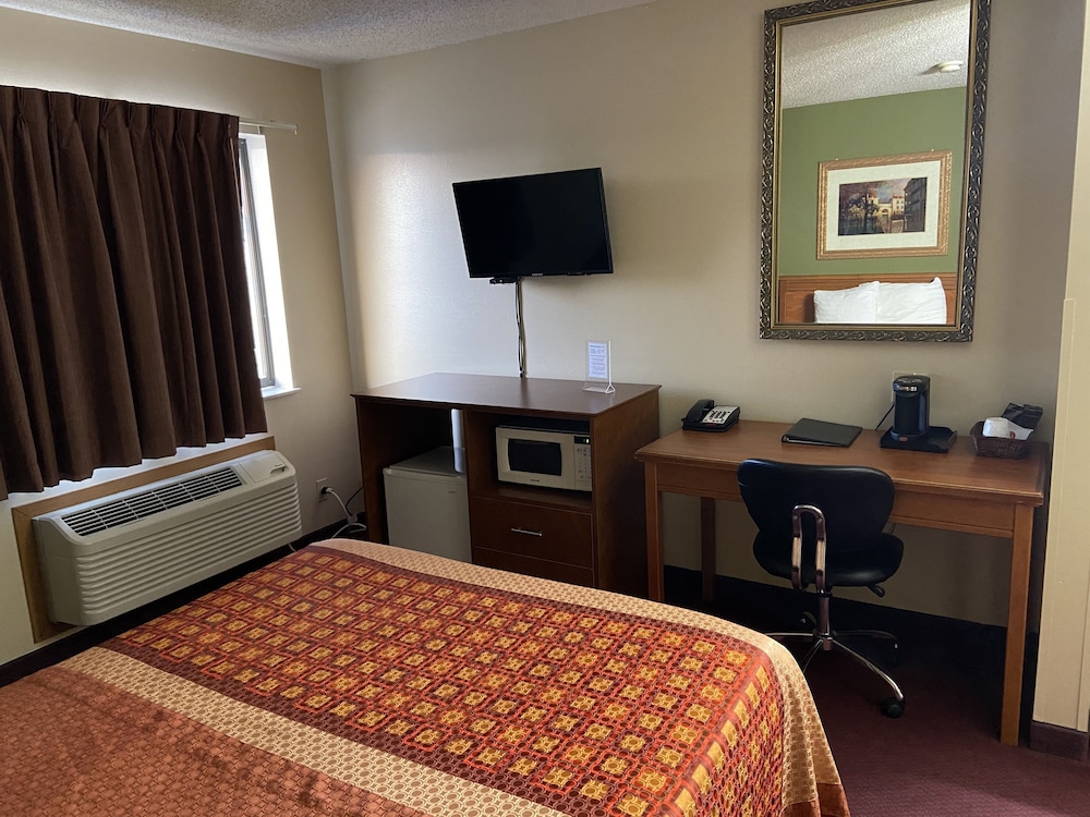 Heartland Hotel And Suites 16/62