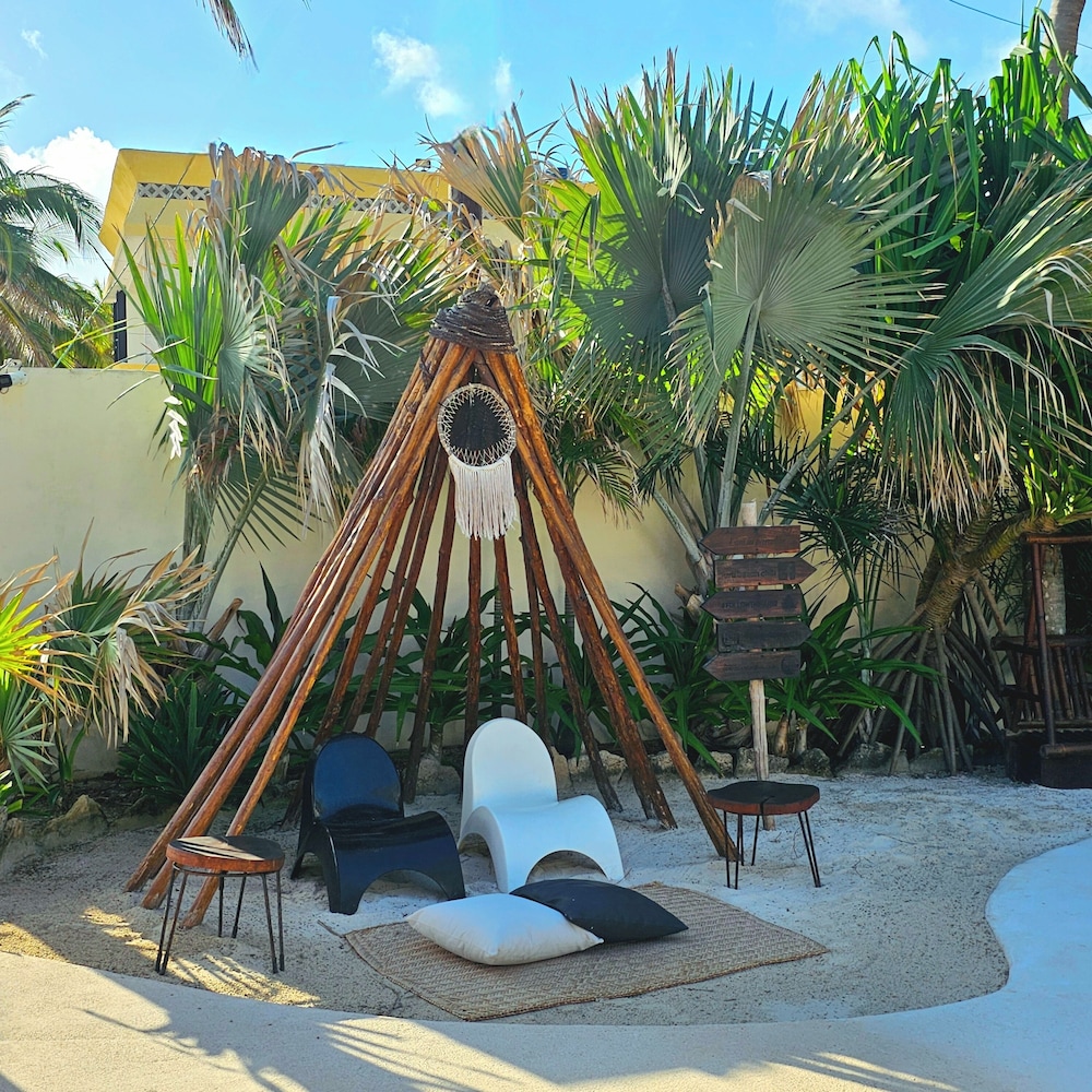 Lotus Beach Hotel 37/49