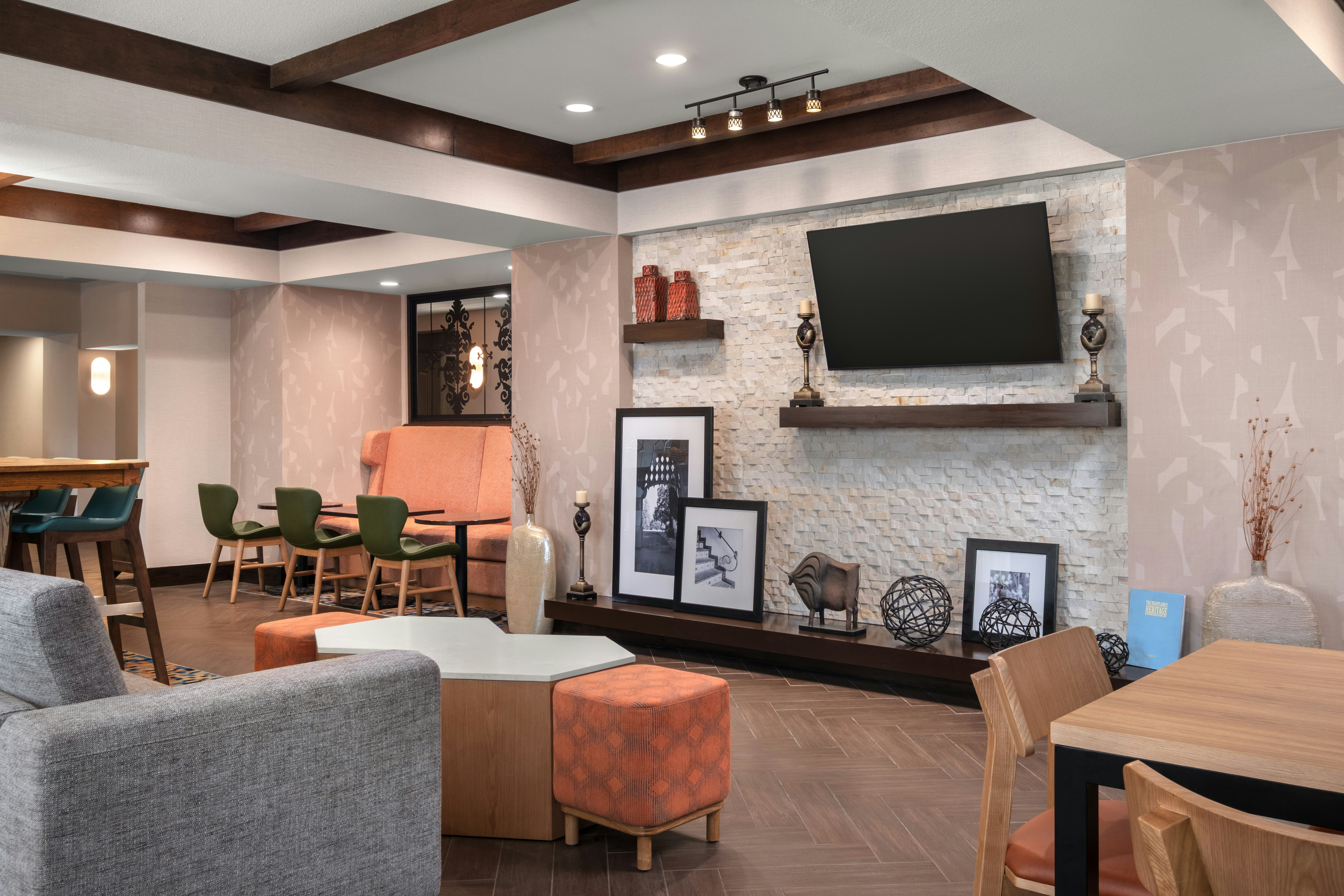 Hampton Inn & Suites Fresno, CA 26/45