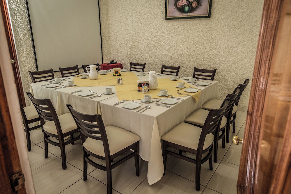 Hotel Del Angel 29/50