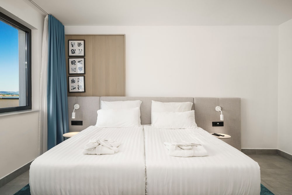 SeeSea Hotel 25/65