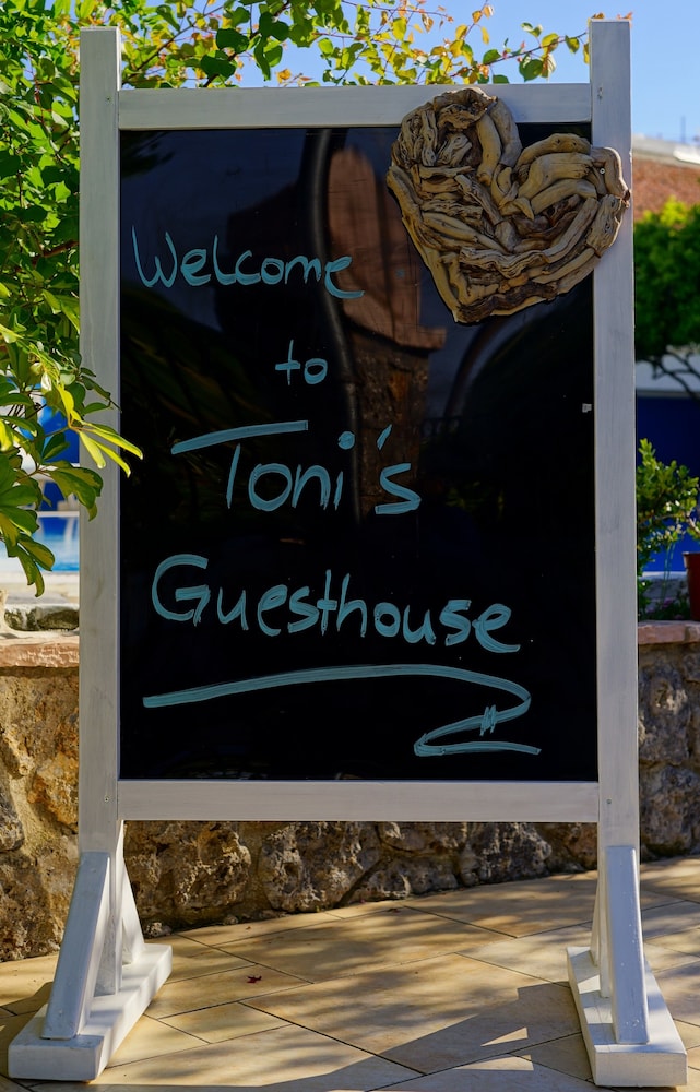 Toni Apos S Guesthouse 6/24