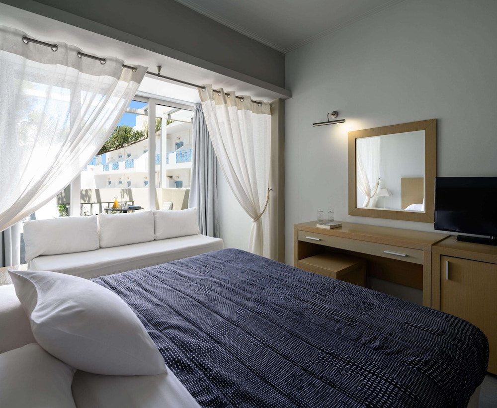 Afroditi Venus Beach Spa 24/77
