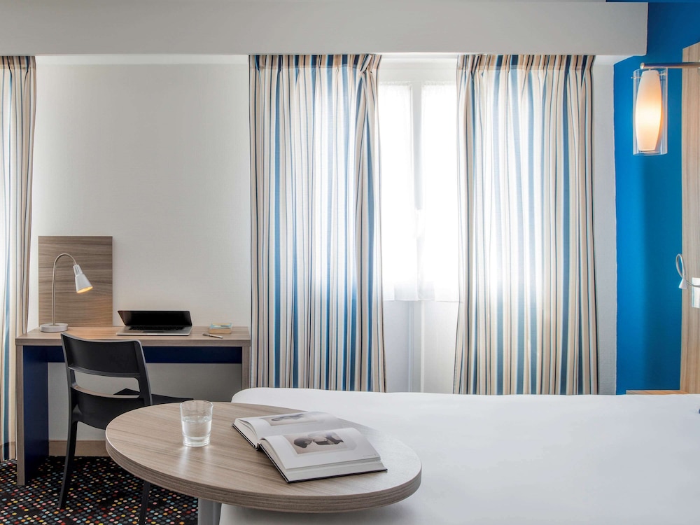 IBIS STYLES SAINT GILLES CROIX DE VIE 20/77