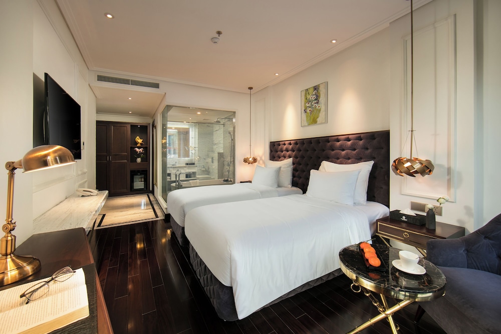 GRAND, EXECUTIVE, TWIN BEDS, CITY VIEW