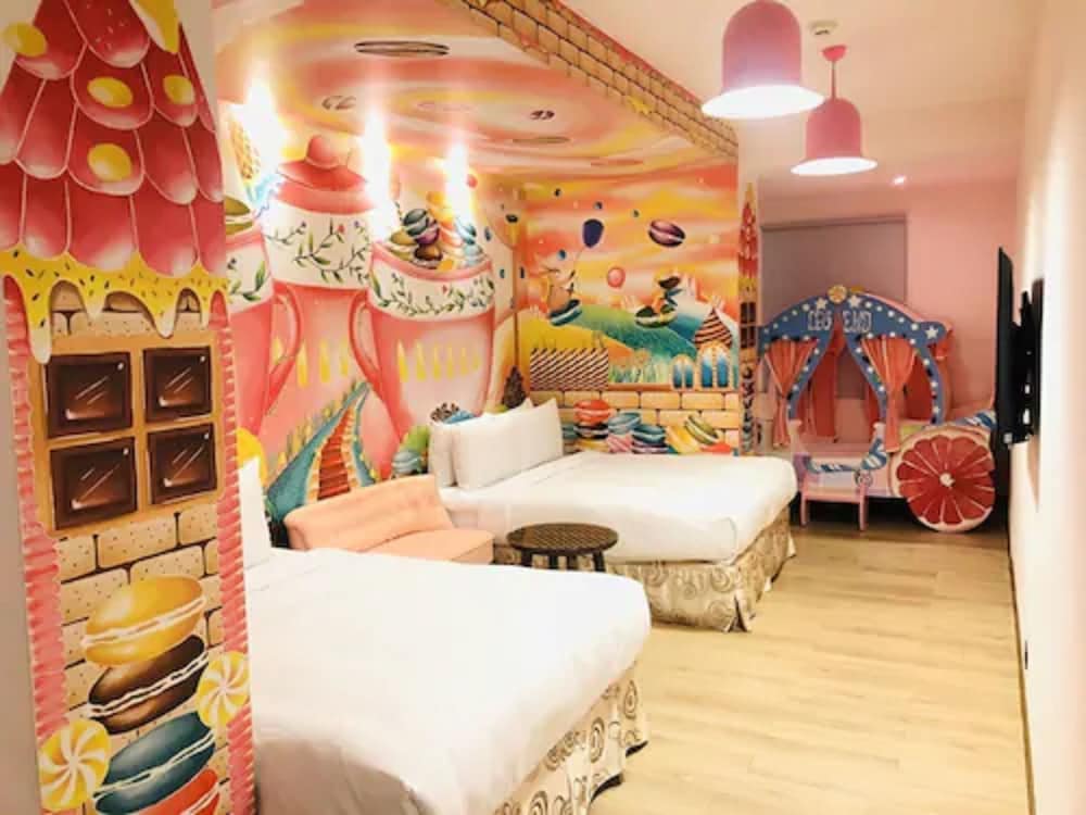 Legend Hotel Pier 2 57/66