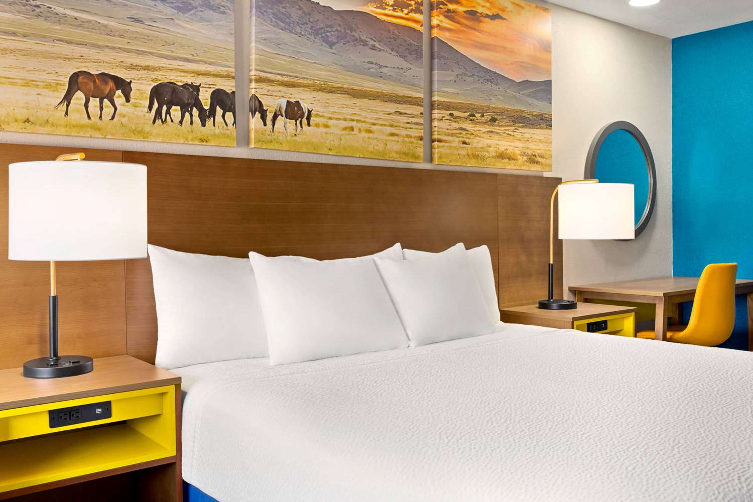 Days Inn by Wyndham Ruidoso Downs 33/54