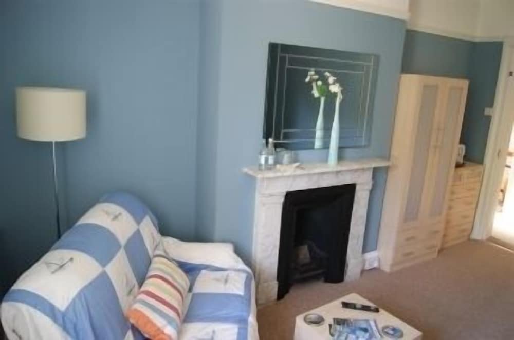 Weston Manor Bed And Breakfast 12/30