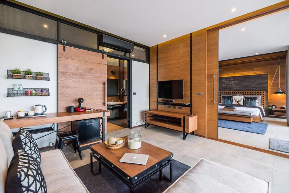 The Cabin Beach Resort 14/63