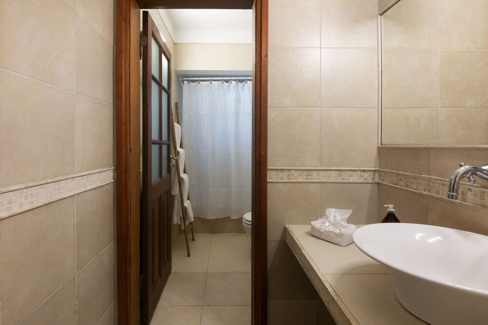 Hotel del Casco 69/75