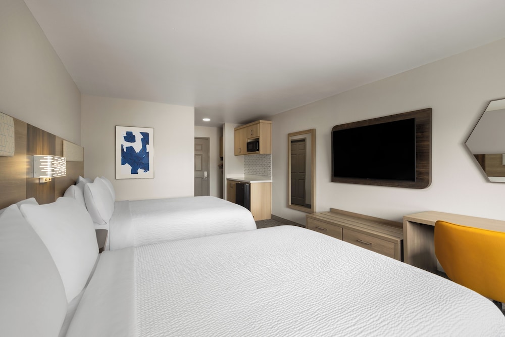 Standard, 2 Queen Beds, Accessible