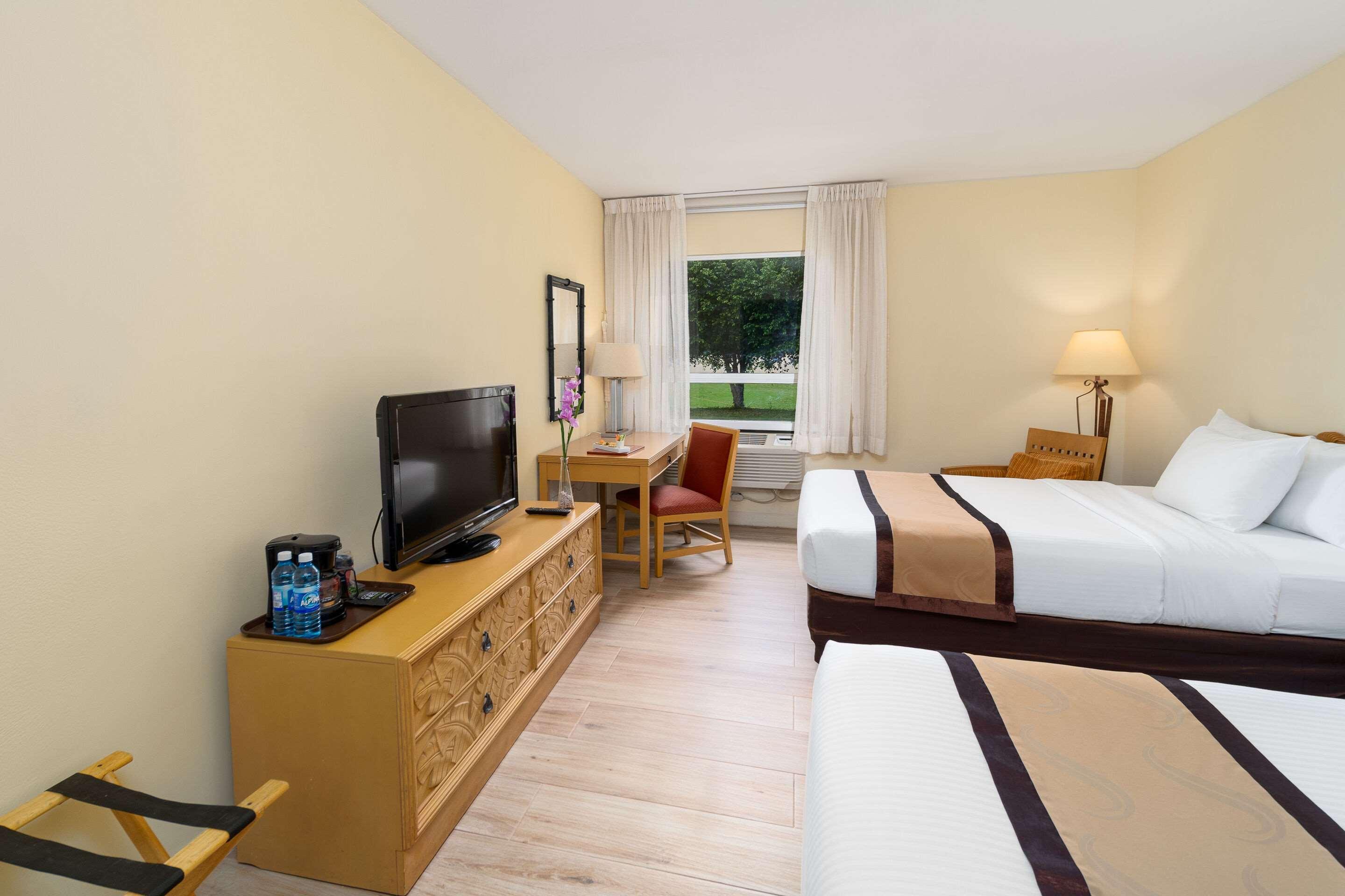 ROOM, 2 DOUBLE BEDS
