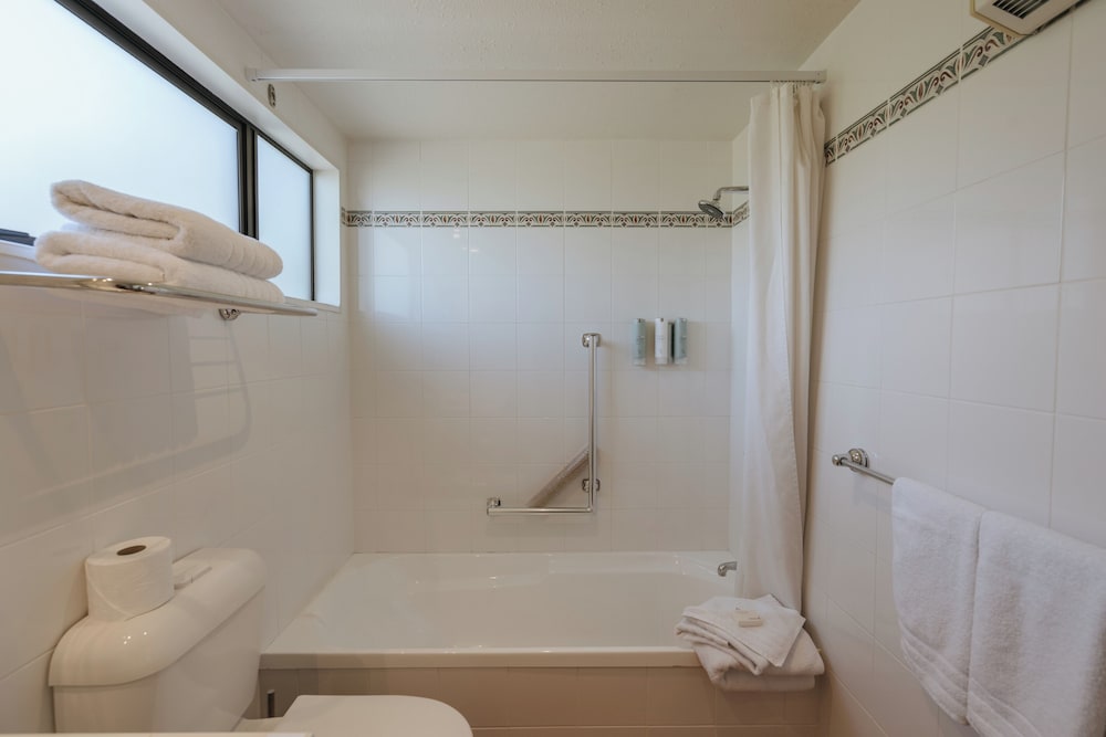 Hotel Room، Edgewater Hotel 5/5