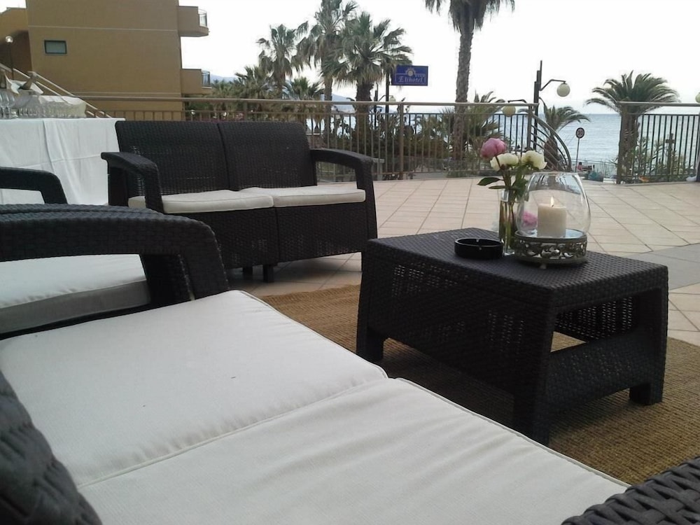 EliHotel 13/30