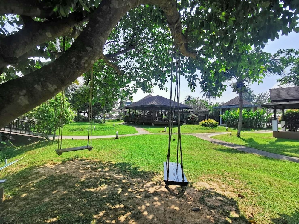 Nana Beach Hotel 49/80
