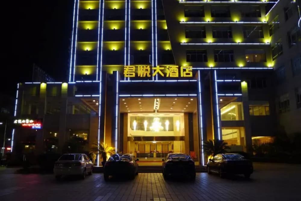Junyue Hotel 2/19