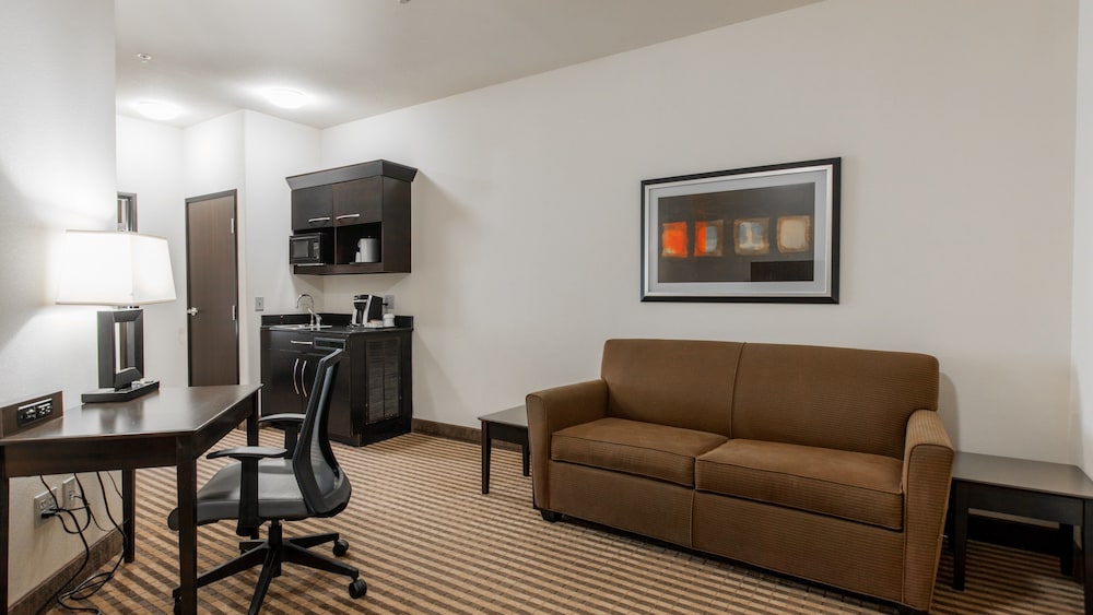 Holiday Inn Express Hotel Suites Oklahoma City Nw Quail Springs 48/76