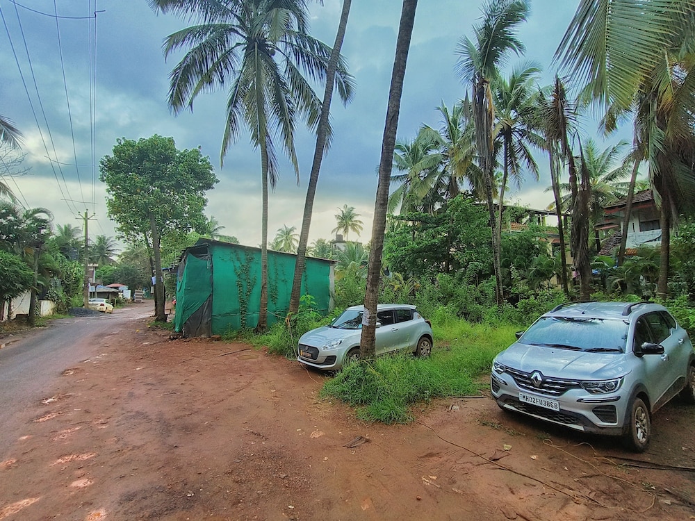 Beach Walk Resort - Goa 25/35