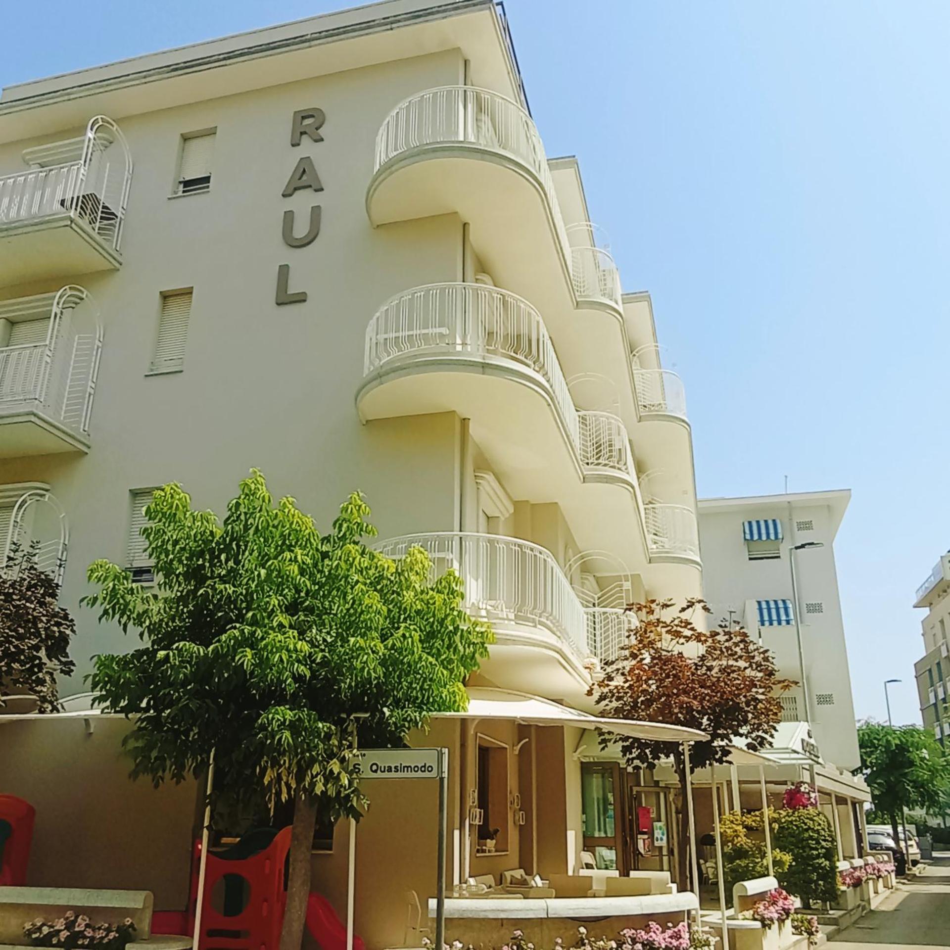 Hotel Raul 1/50