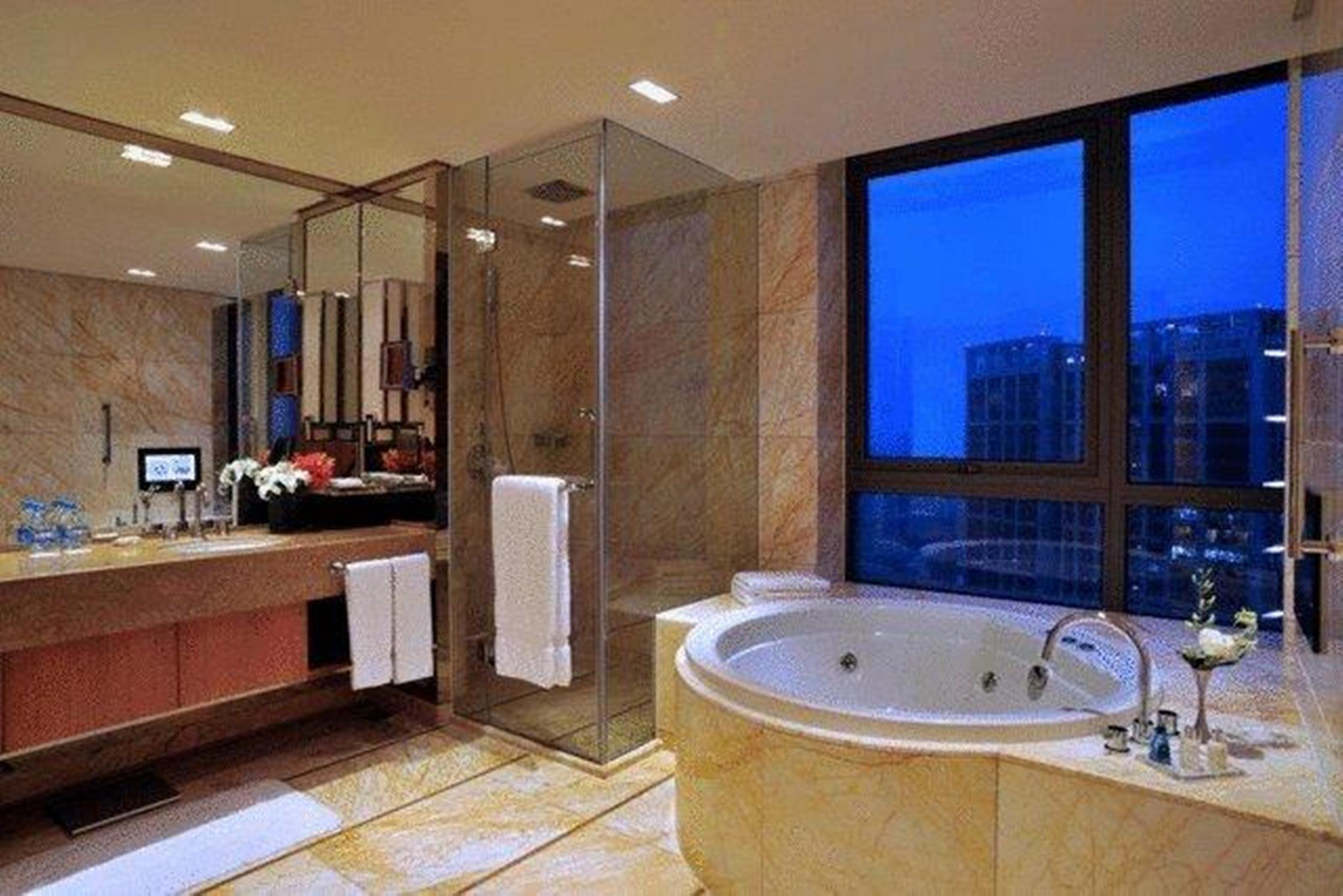 Guoman Hotel Shanghai 44/45