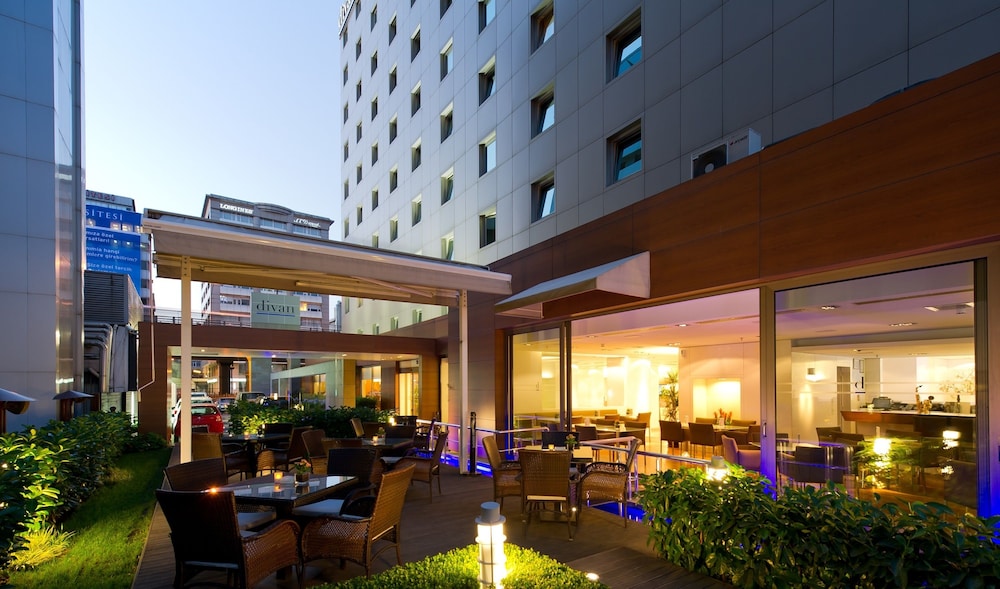 Divan Istanbul City 4/54
