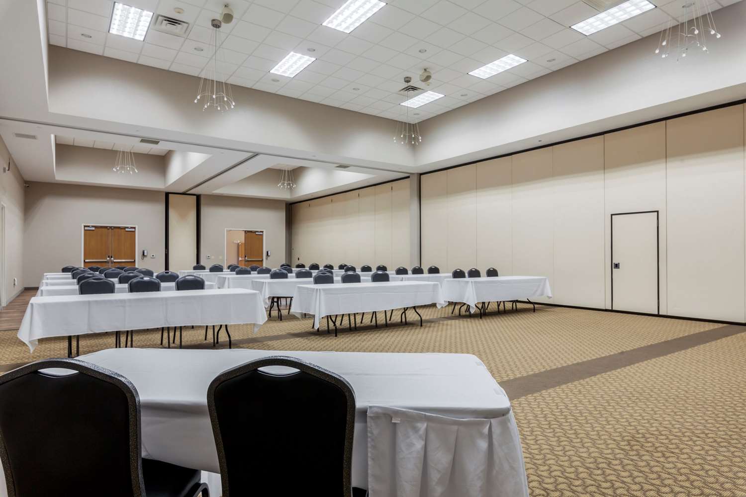 Comfort Suites Johnson Creek Conference Center 17/23