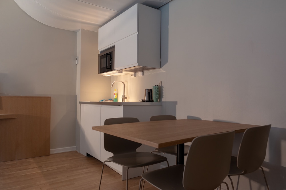 City Living Sentrum Hotel 33/49