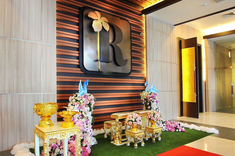 Grand Ratchapruek Hotel 54/70