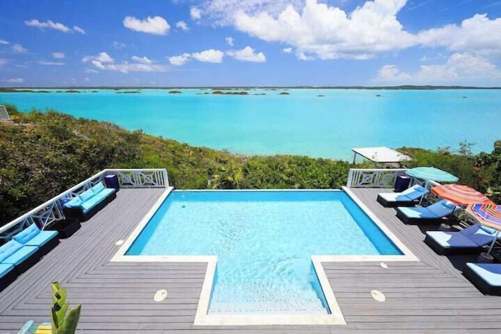 Neptune Villas 48/74