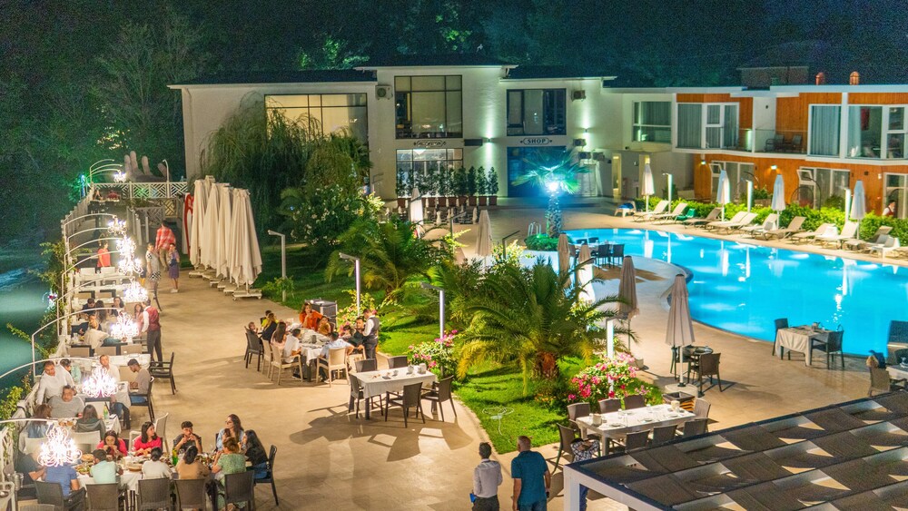 Riva Hill Resort 6/48