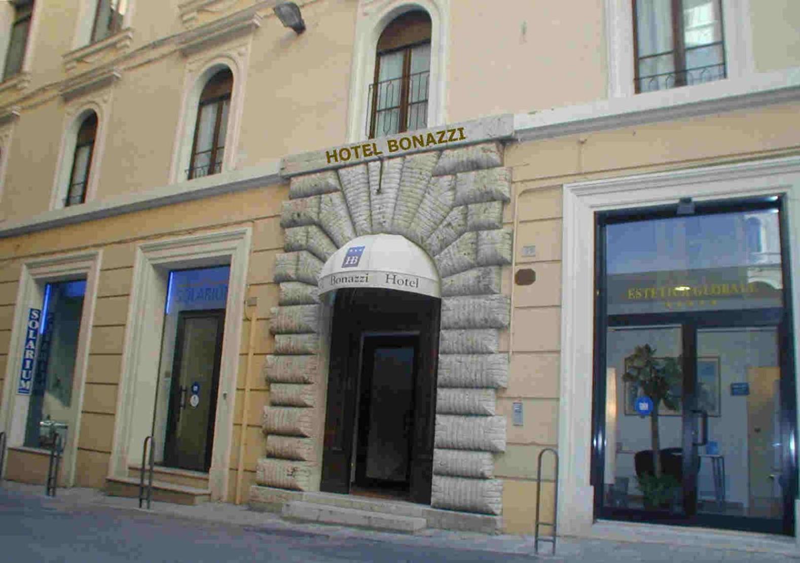 Hotel Bonazzi 1/40