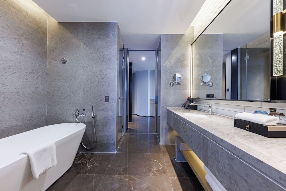 UrCove by Hyatt Dongguan Fenggang 50/50