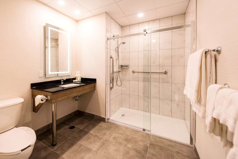 Quality Suites Drummondville 11/43