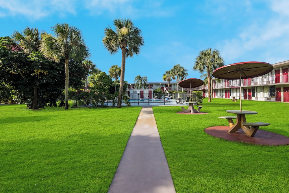 Red Roof Inn Vero Beach - I-95 39/53