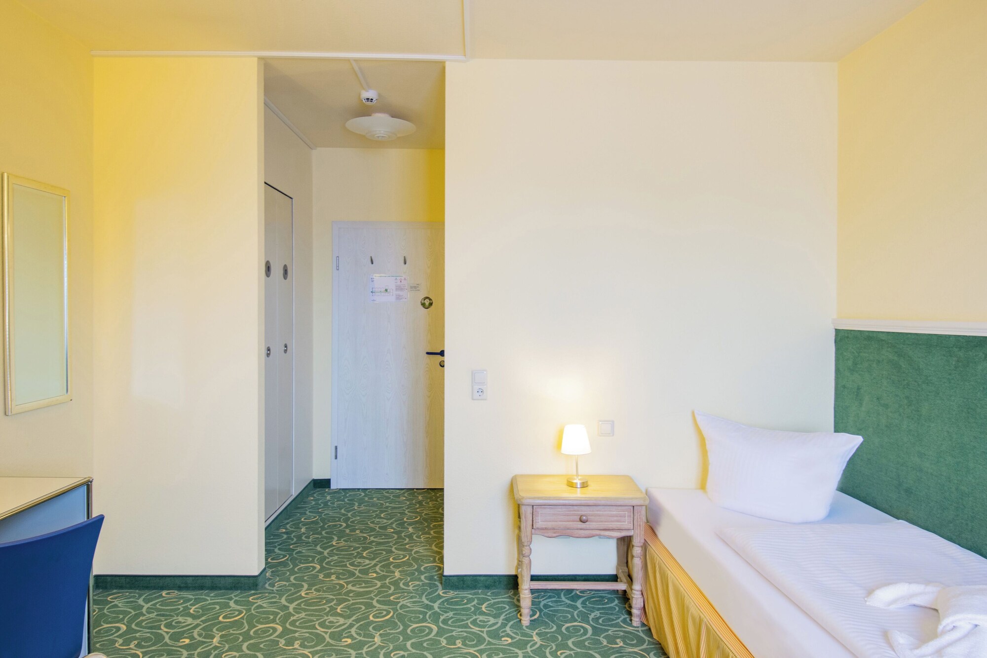 Room, Single, Single Bed
