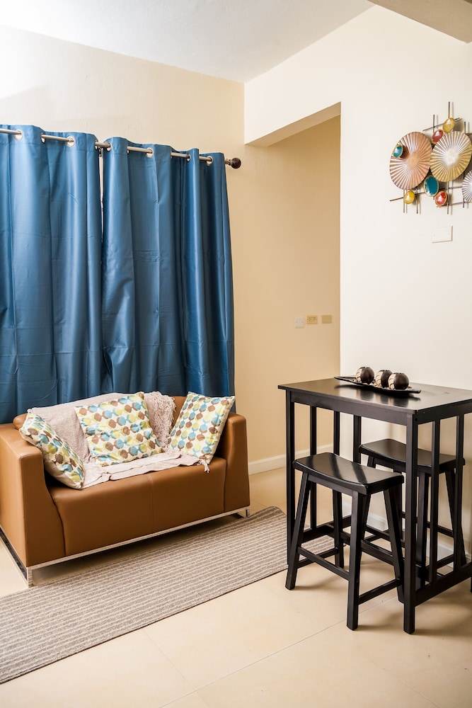 Skyview Manor Guest Apartments 34/50