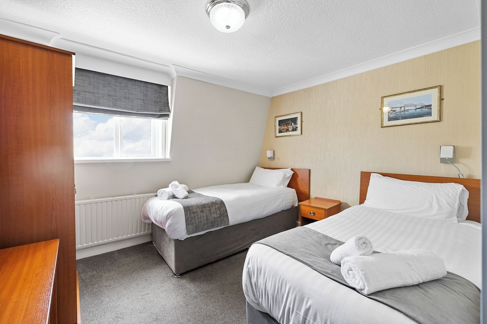 Invicta Hotel 5/64