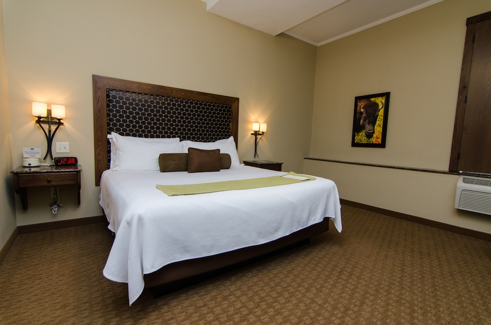 The Oread Lawrence, Tapestry Collection by Hilton 34/71