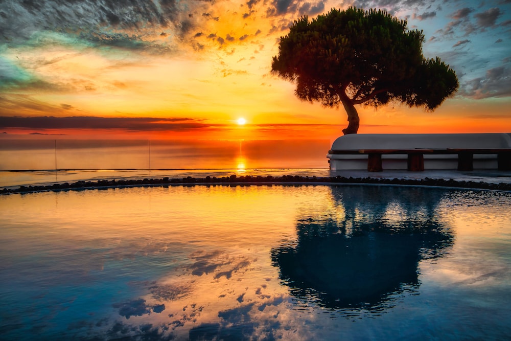 San Marino Suites 41/50