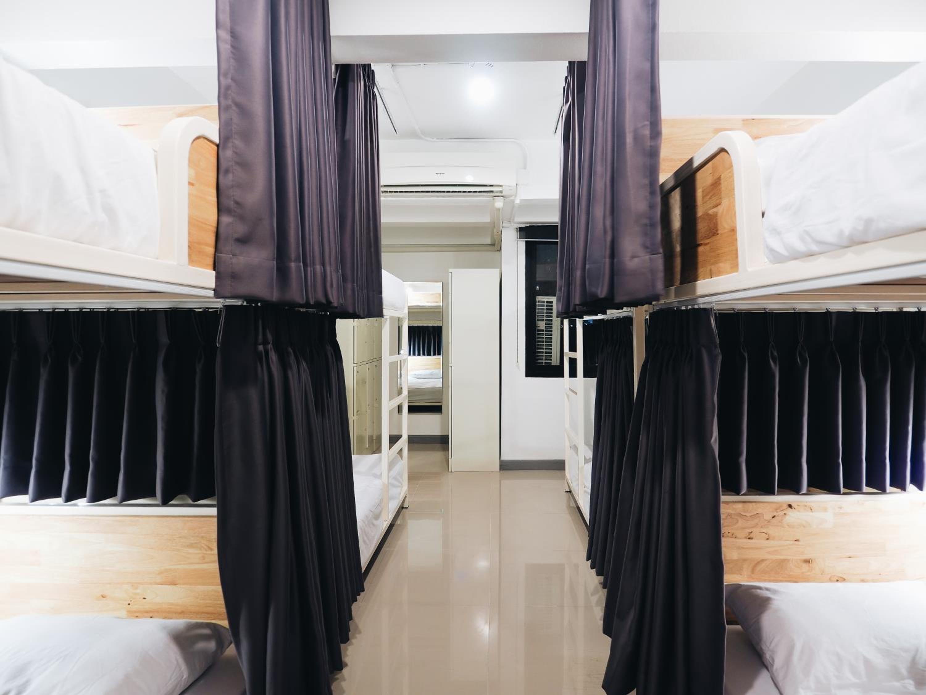 سكن مشترك مختلط، Loyy Hotel 8/10