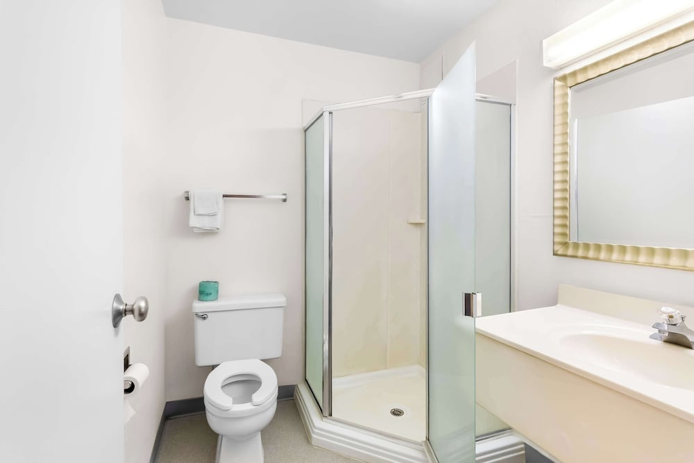 غرفة بسرير كوين للمدخنين، Americas Best Value Inn Stillwater 9/9