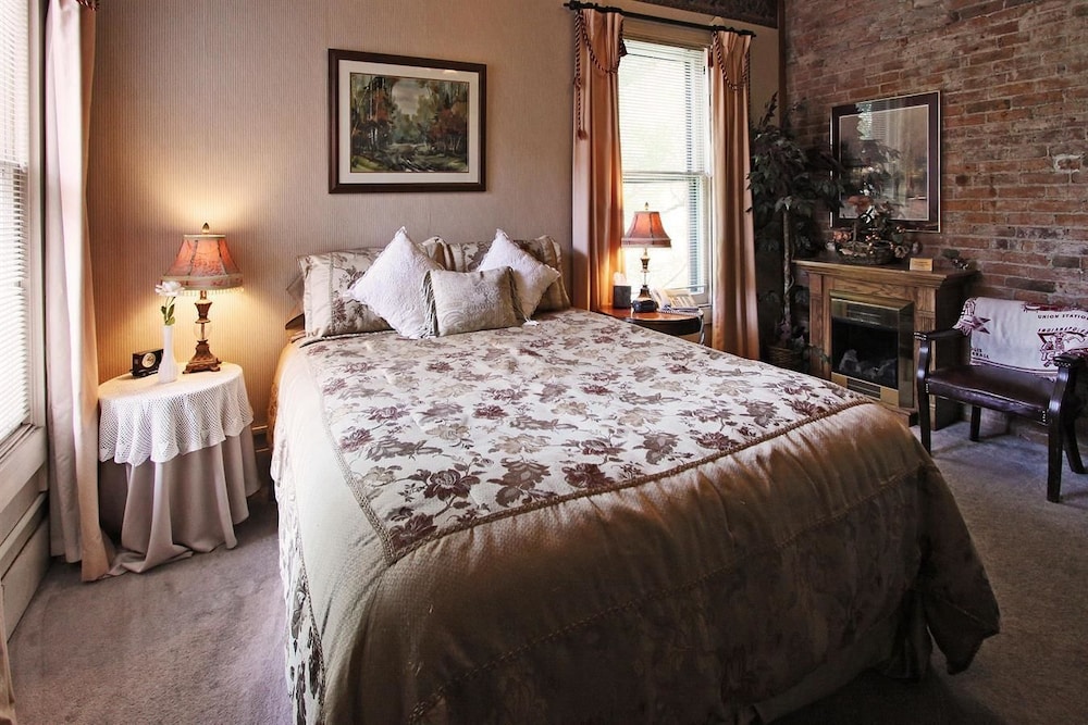 Old Northside Bed Breakfast 9/55