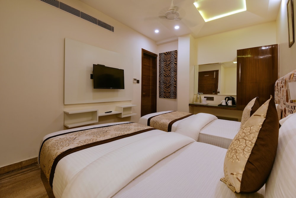 Hotel Blue Pearl Paharganj 31/50