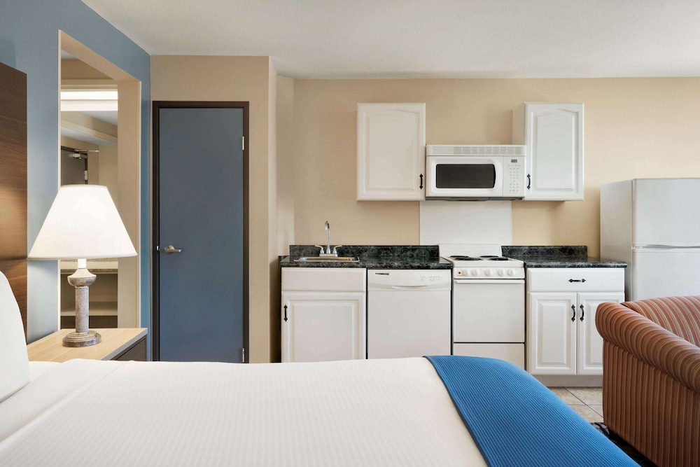 Baymont By Wyndham Ft. Leonard/Saint Robert 9/30
